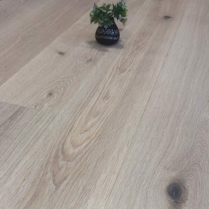 Eik Børstet Rustikk hvid mattlakk 220mm<br/ > Masterfloor Herregaardsplank Topklik