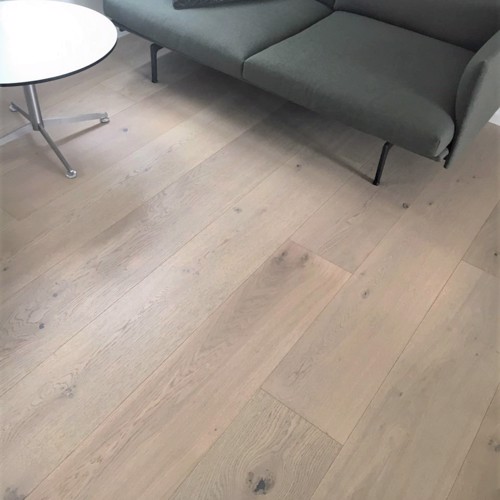 Eik White Børstet Rustikk Hvit Mattlakk 260mm<br/ > Masterfloor Herregaardsplank Topklik