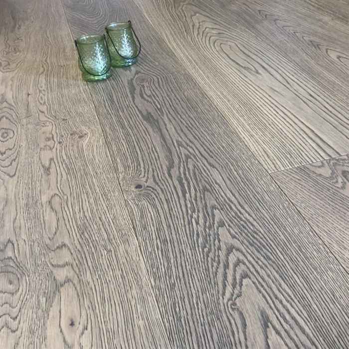 Eik Kvist Børstet klar mattlakk 260mm<br/ > Masterfloor Herregaardsplank