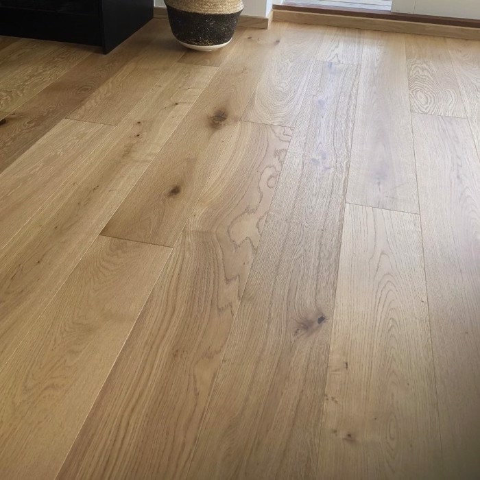 Eik Børstet Rustikk klar mattlakk 220mm<br/ > Masterfloor Herregaardsplank Topklik