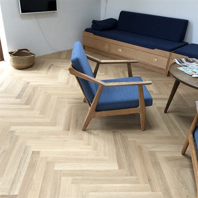 Fiskebein Laminert Eik Select Lakkert 14mm<br/ > EcoWood